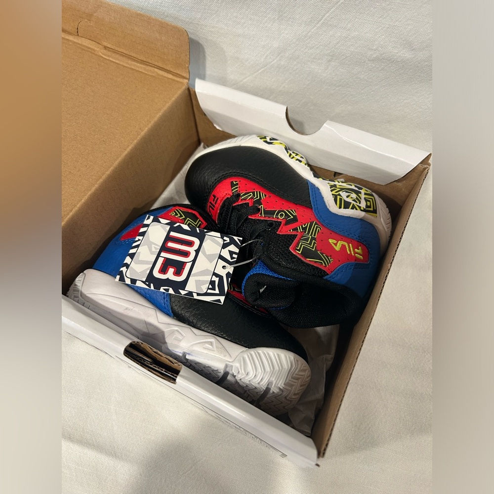 New in Box "FILA" Size 6 Infant/Kids Sneakers M3 Black/Red/Yellow/ Blue